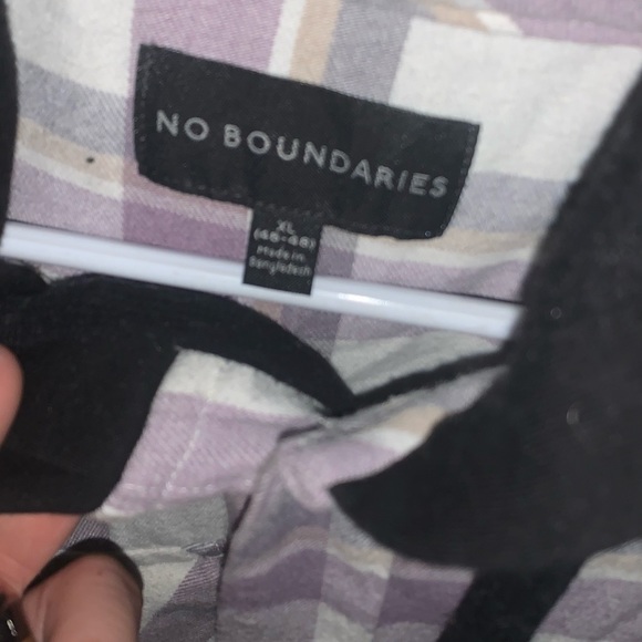 mens flannel/hoodie - Picture 3 of 3